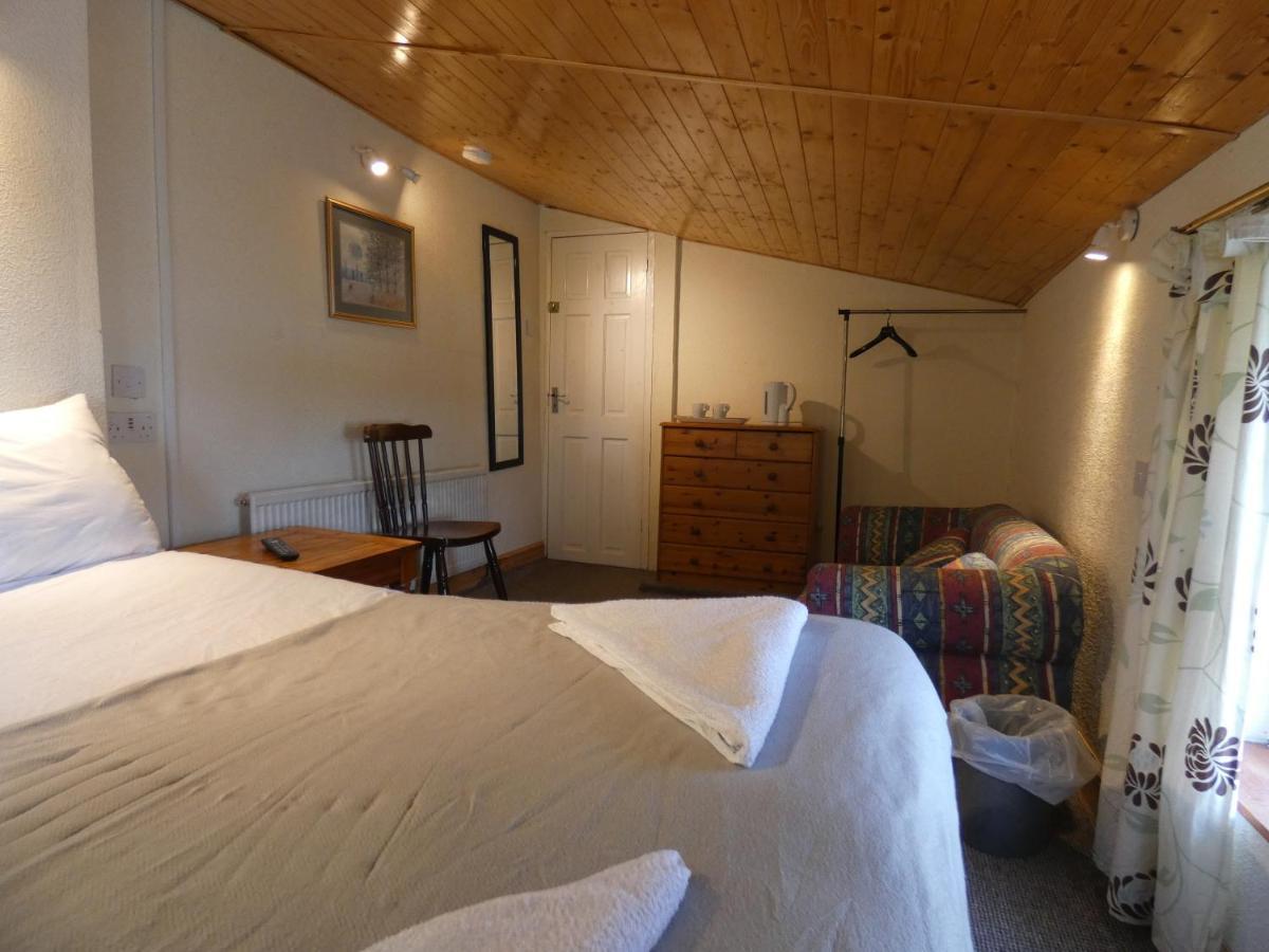 Hotel Hill Breeze House à Merthyr Tydfil Extérieur photo