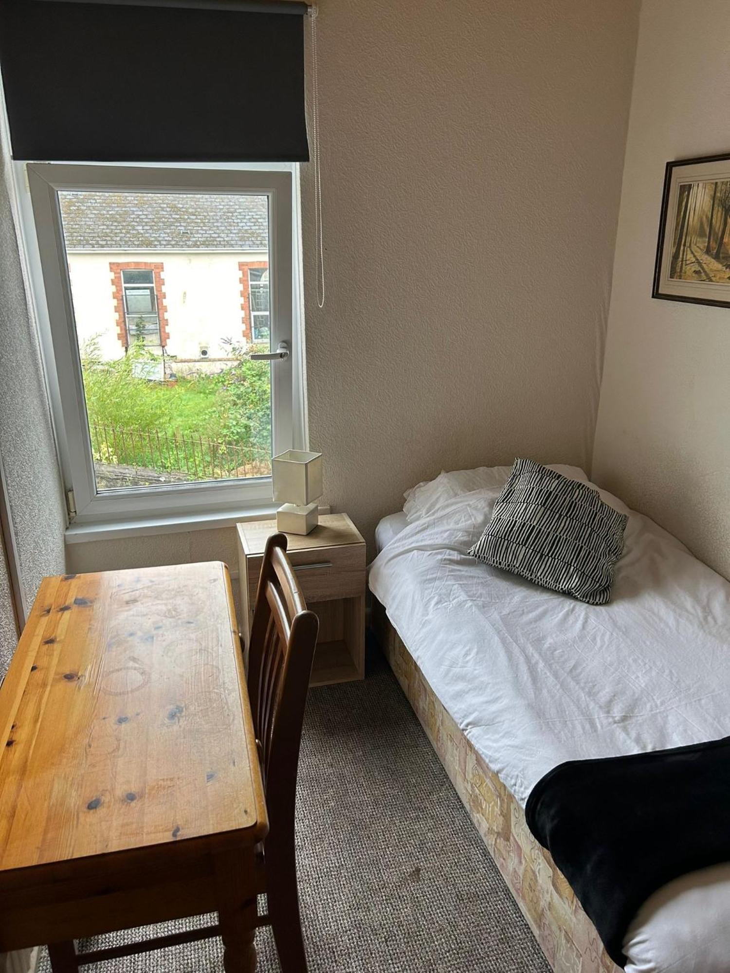 Hotel Hill Breeze House à Merthyr Tydfil Extérieur photo